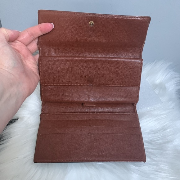 2001 authentic Louis Vuitton International Wallet - Picture 8 of 16